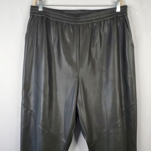 City Chic Faux Leather Hi-Rise Pants Size 16 Joggers with Pockets Stretch Waist - Picture 3 of 16